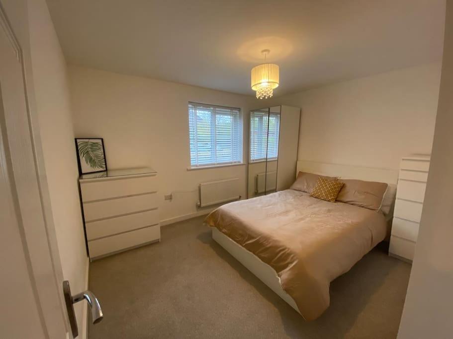 2 Bedroom Private Spacious Apartment In West Midlands 伯明翰 外观 照片